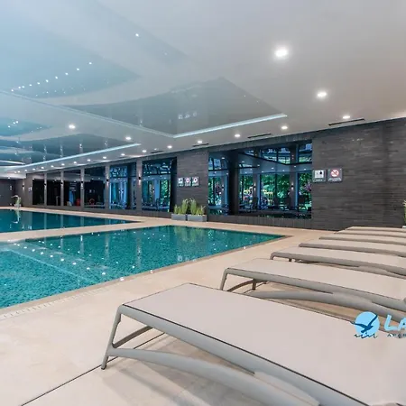 Lazar Nadmorskie Tarasy 코워브제크