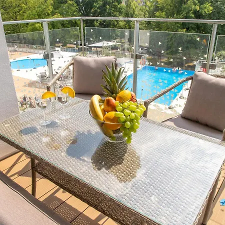 Lazar Nadmorskie Tarasy * 코워브제크